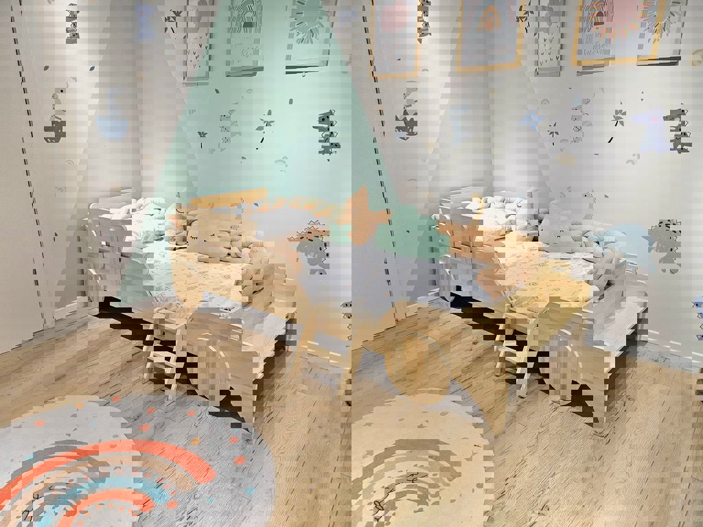 מיטת יחיד ילדים בעיצוב אוטו מעץ ליבנה טבעי